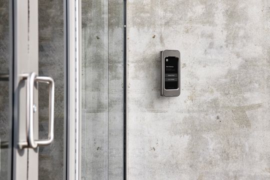 Best Intercom System for Offices (and Buyer’s Guide)